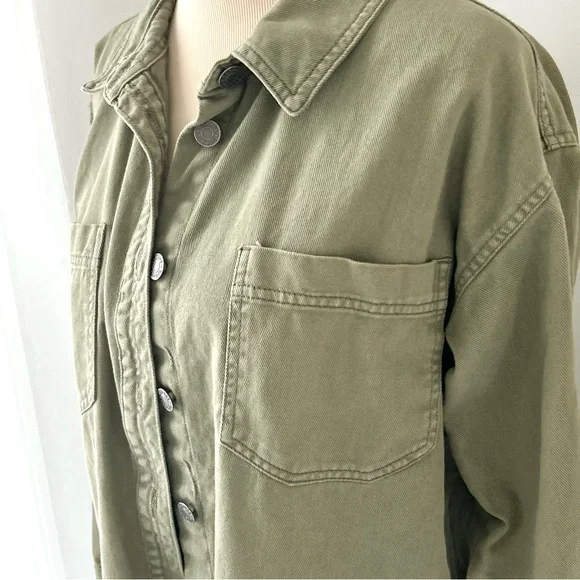 🍒Women’s Garage Lightweight Button Down Jacket. Olive Green. Size: Medium - Picture 3 of 11
